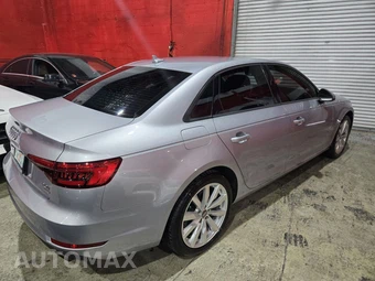 2017 Audi A4 Sedan 2.0T ultra Premium – miniatura 4