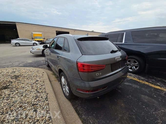 2017 Audi Q3 2.0T Premium - miniatura 2