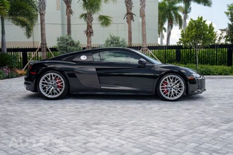 2017 Audi R8 Coupe V10 - miniatura 2