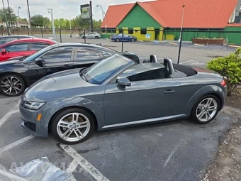 2017 Audi TT Roadster 2.0T Convertible – miniatura 17
