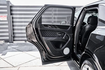 2017 Bentley Bentayga W12 - miniatura 22