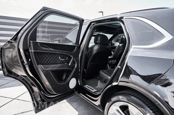 2017 Bentley Bentayga W12 - miniatura 23