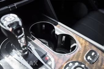 2017 Bentley Bentayga W12 - miniatura 66