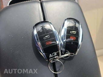 2017 Bentley Bentayga W12 - miniatura 8