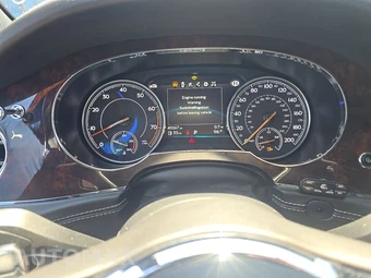 2017 Bentley Bentayga W12 - miniatura 12