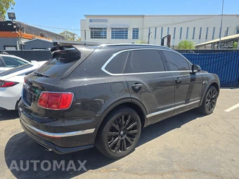 2017 Bentley Bentayga W12 - miniatura 4