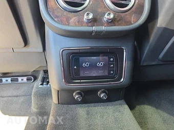 2017 Bentley Bentayga W12 - miniatura 27
