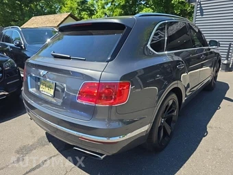 2017 Bentley Bentayga W12 - miniatura 4