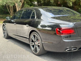 2017 Bentley Flying Spur V8 S - miniatura 23