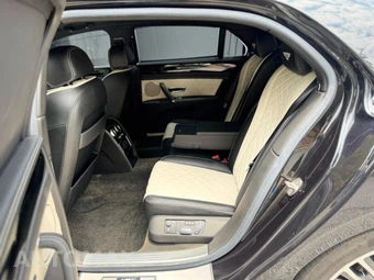 2017 Bentley Flying Spur V8 S - miniatura 31