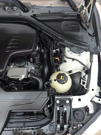 2017 BMW 3 Series Sedan 320i - miniatura 26