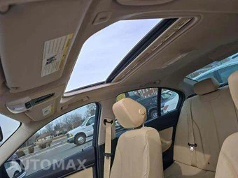 2017 BMW 3 Series Sedan 320i - miniatura 11