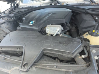 2017 BMW 3 Series Sedan 320i – miniatura 15