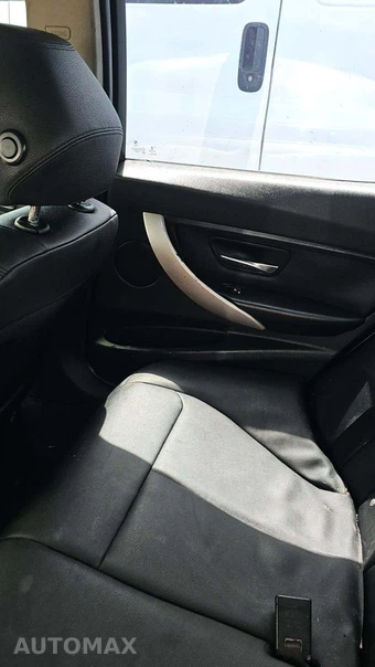 2017 BMW 3 Series Sedan 320i – miniatura 26