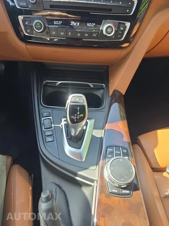 2017 BMW 3 Series Sedan 330i xDrive LUXURY LINE - miniatura 26