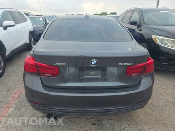 2017 BMW 3 Series Sedan 330i xDrive - miniatura 3