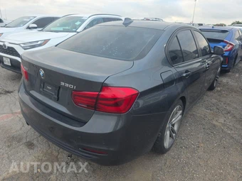 2017 BMW 3 Series Sedan 330i xDrive - miniatura 4