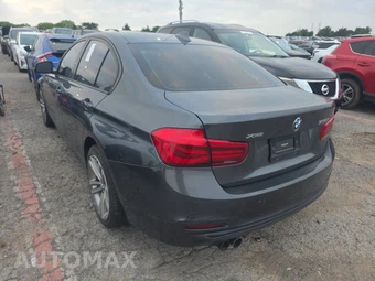 2017 BMW 3 Series Sedan 330i xDrive - miniatura 6