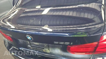 2017 BMW 3 Series Sedan 330i xDrive - miniatura 7
