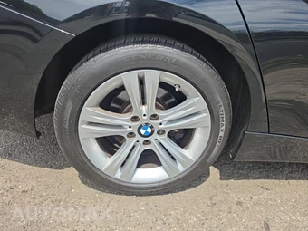 2017 BMW 3 Series Sedan 330i xDrive - miniatura 10