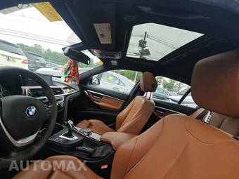 2017 BMW 3 Series Sedan 330i xDrive - miniatura 17