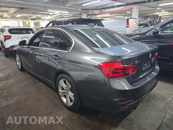 2017 BMW 3 Series Sedan 330i xDrive - miniatura 2
