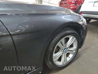 2017 BMW 3 Series Sedan 330i xDrive - miniatura 38