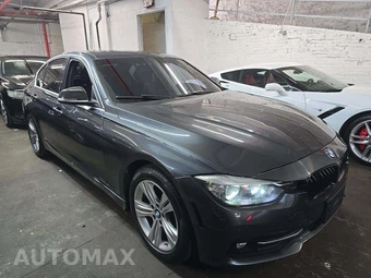 2017 BMW 3 Series Sedan 330i xDrive - miniatura 4
