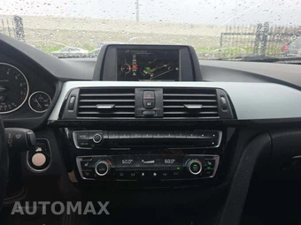 2017 BMW 3 Series Sedan 330i xDrive - miniatura 10