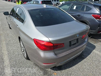 2017 BMW 5 Series Sedan 530i LUXURY LINE - miniatura 6