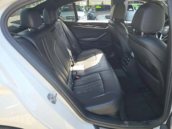 2017 BMW 5 Series Sedan 530i - miniatura 13
