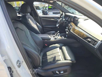 2017 BMW 5 Series Sedan 530i - miniatura 15