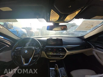 2017 BMW 5 Series Sedan 530i - miniatura 11