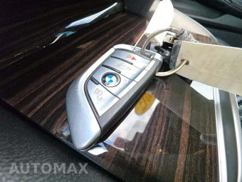 2017 BMW 5 Series Sedan 530i - miniatura 5