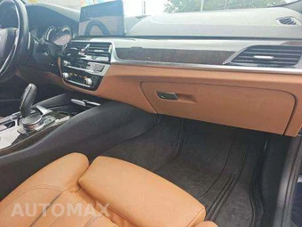 2017 BMW 5 Series Sedan 530i - miniatura 20