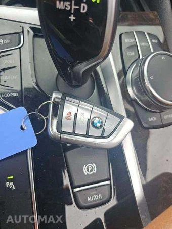 2017 BMW 5 Series Sedan 530i - miniatura 9