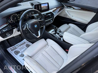 2017 BMW 5 Series Sedan 530i - miniatura 11