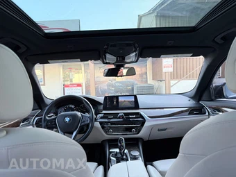 2017 BMW 5 Series Sedan 530i - miniatura 12