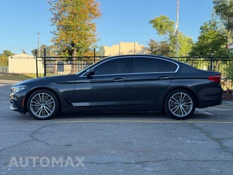 2017 BMW 5 Series Sedan 530i - miniatura 5