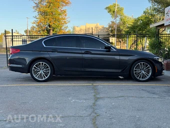 2017 BMW 5 Series Sedan 530i - miniatura 7