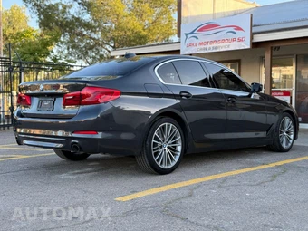 2017 BMW 5 Series Sedan 530i - miniatura 8