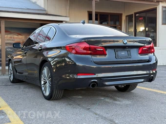 2017 BMW 5 Series Sedan 530i - miniatura 9