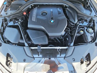 2017 BMW 5 Series Sedan 530i - miniatura 15