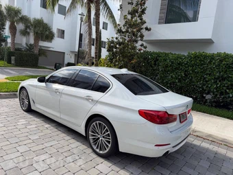 2017 BMW 5 Series Sedan 530i - miniatura 10