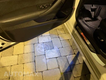 2017 BMW 5 Series Sedan 530i - miniatura 14