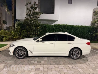 2017 BMW 5 Series Sedan 530i - miniatura 15