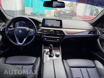 2017 BMW 5 Series Sedan 530i - miniatura 18