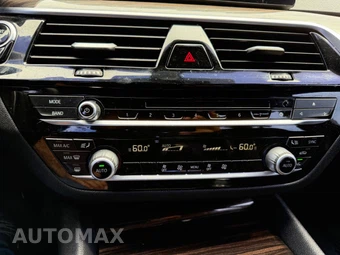 2017 BMW 5 Series Sedan 530i - miniatura 25