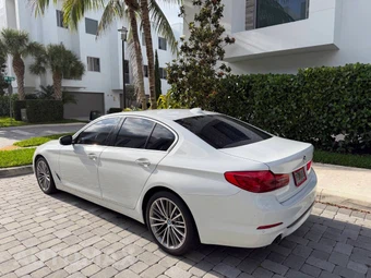 2017 BMW 5 Series Sedan 530i - miniatura 3