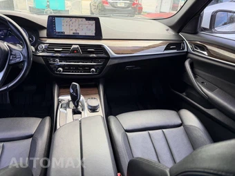 2017 BMW 5 Series Sedan 530i - miniatura 31